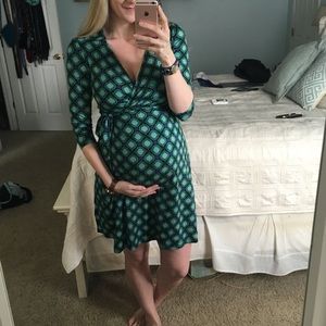 Gorgeous peacock print maternity wrap dress!